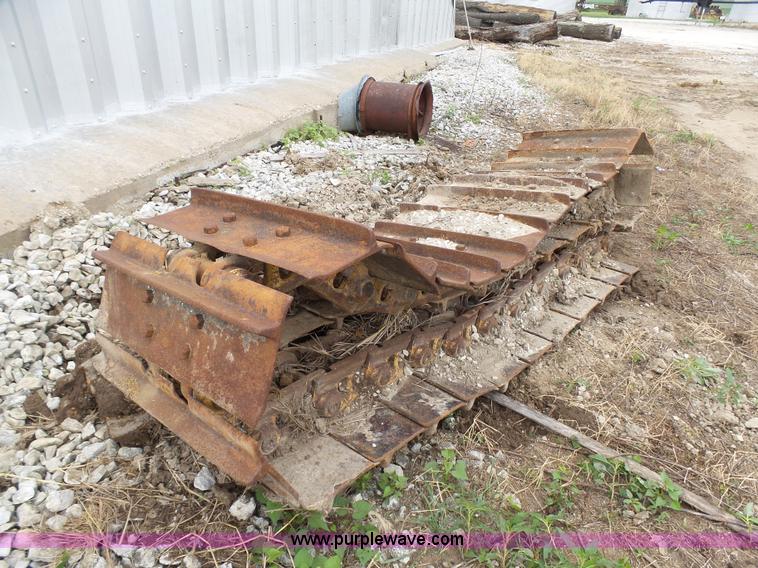 image for item K4011 Caterpillar D6RXL tracks