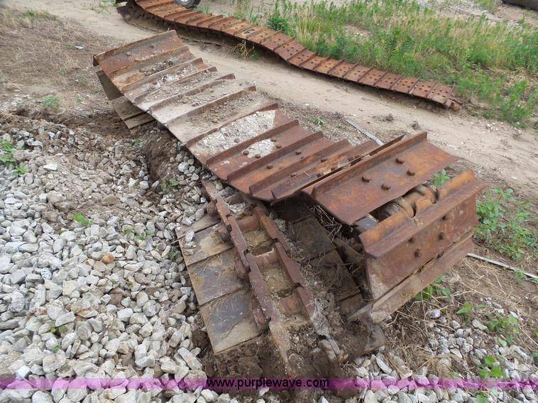 image for item K4011 Caterpillar D6RXL tracks