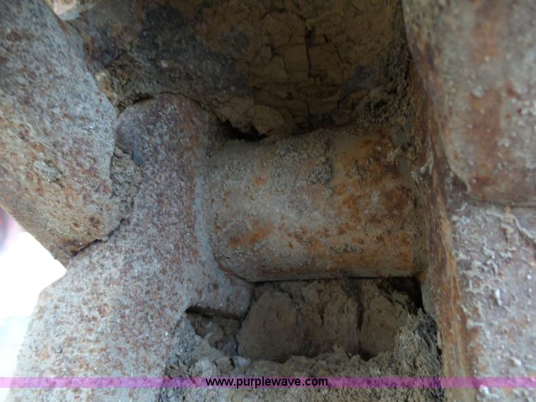 image for item K4011 Caterpillar D6RXL tracks