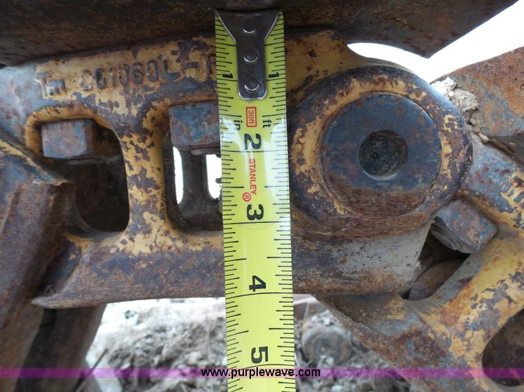 image for item K4011 Caterpillar D6RXL tracks
