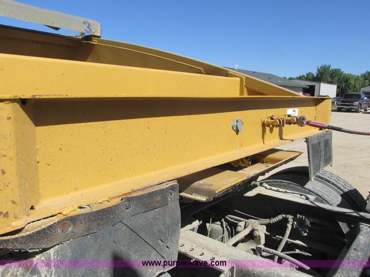 image for item K4031 2001 Load King bottom dump trailer