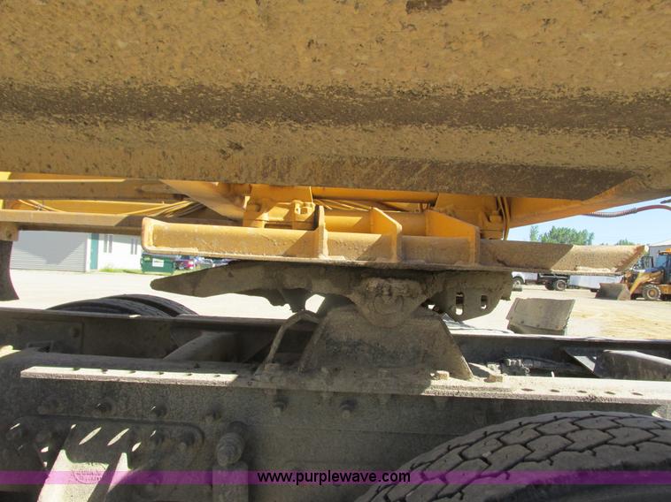 image for item K4031 2001 Load King bottom dump trailer
