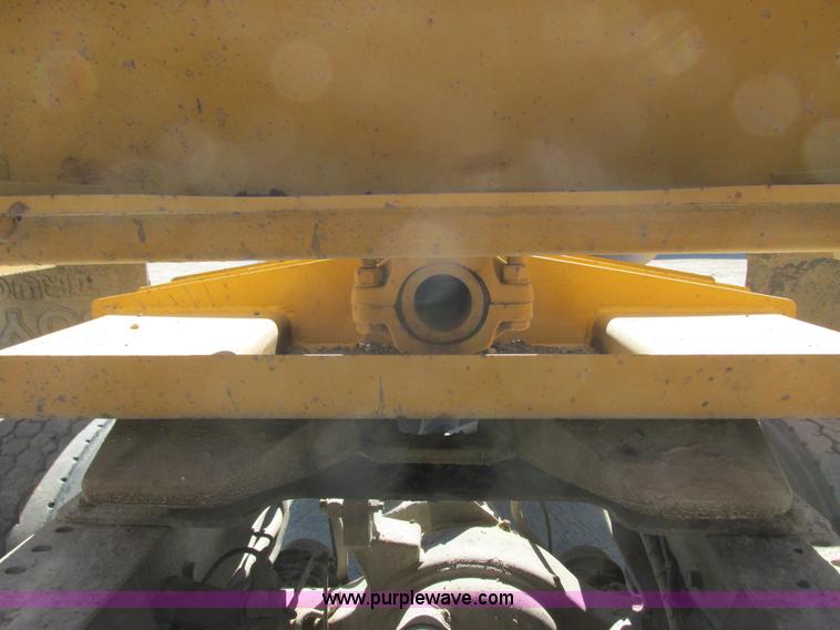 image for item K4031 2001 Load King bottom dump trailer