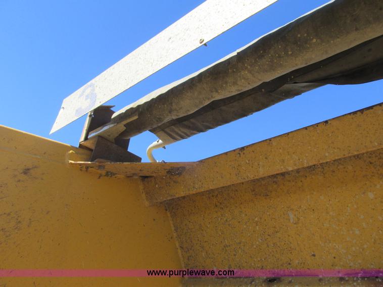 image for item K4031 2001 Load King bottom dump trailer