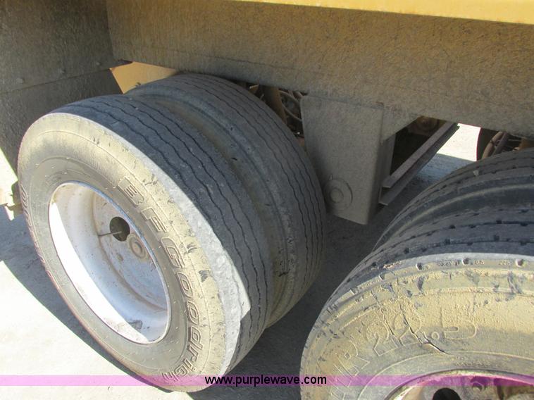 image for item K4031 2001 Load King bottom dump trailer