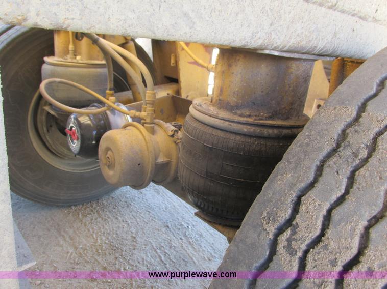 image for item K4031 2001 Load King bottom dump trailer