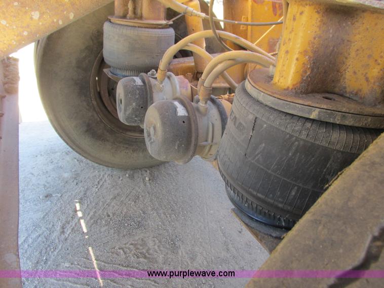 image for item K4031 2001 Load King bottom dump trailer