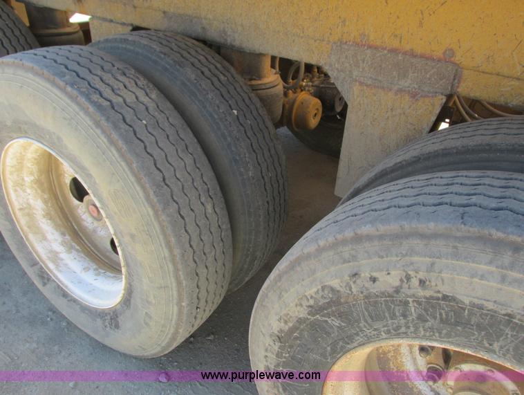 image for item K4031 2001 Load King bottom dump trailer