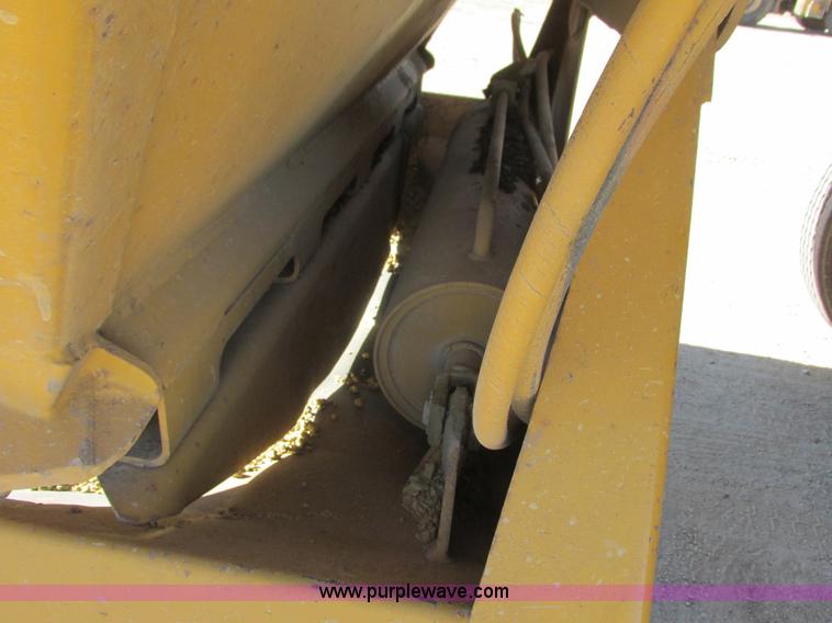 image for item K4031 2001 Load King bottom dump trailer