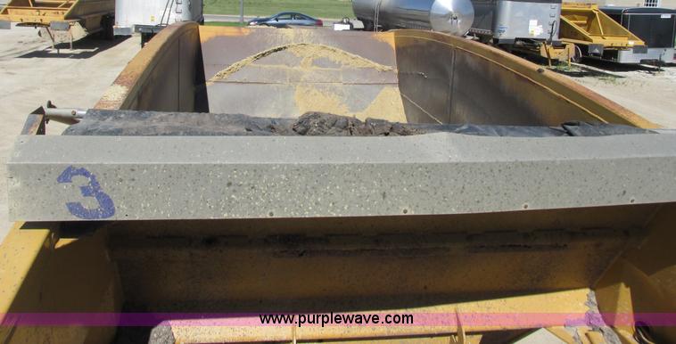 image for item K4031 2001 Load King bottom dump trailer