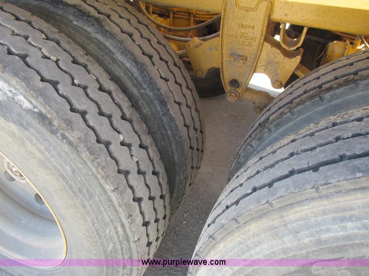 image for item K4032 1992 Load King bottom dump trailer