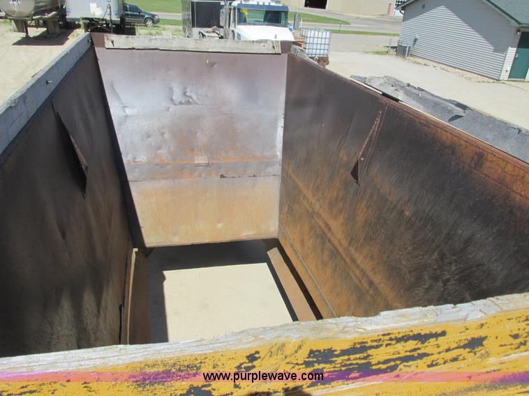 image for item K4032 1992 Load King bottom dump trailer