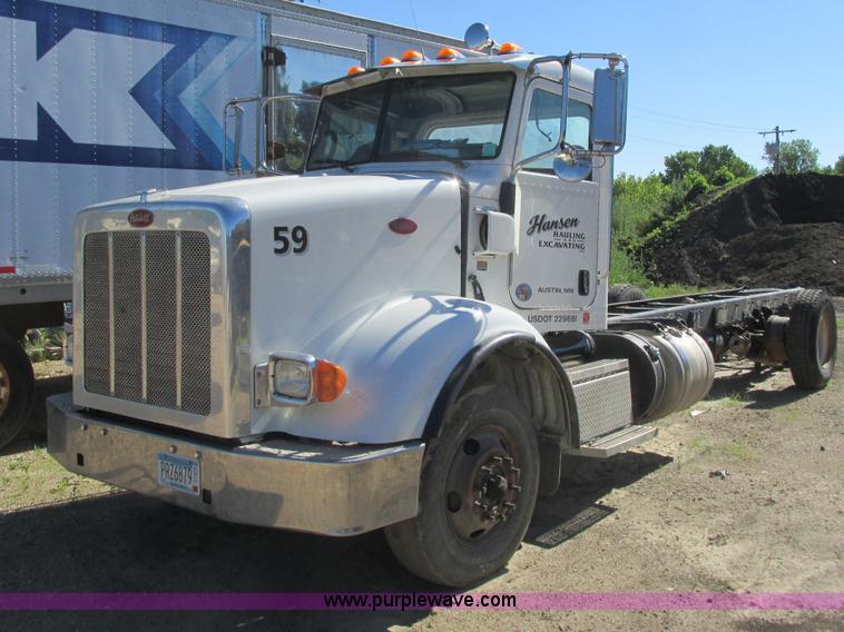 image for item K4033 2012 Peterbilt 365 truck cab and chassis