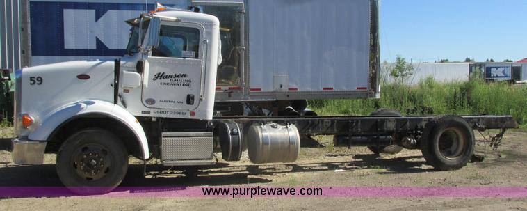 image for item K4033 2012 Peterbilt 365 truck cab and chassis