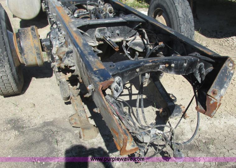 image for item K4033 2012 Peterbilt 365 truck cab and chassis