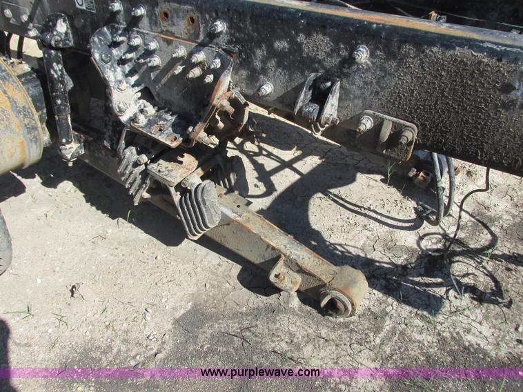 image for item K4033 2012 Peterbilt 365 truck cab and chassis