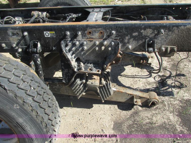 image for item K4033 2012 Peterbilt 365 truck cab and chassis