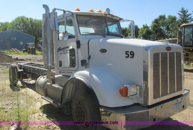 image for item K4033 2012 Peterbilt 365 truck cab and chassis