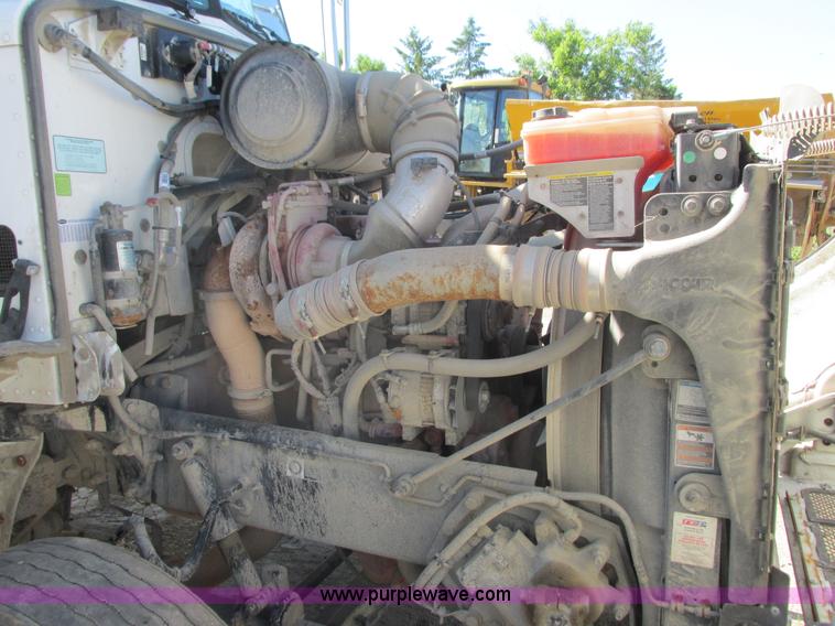 image for item K4033 2012 Peterbilt 365 truck cab and chassis