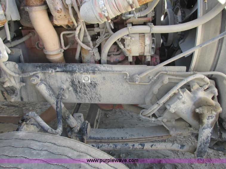 image for item K4033 2012 Peterbilt 365 truck cab and chassis