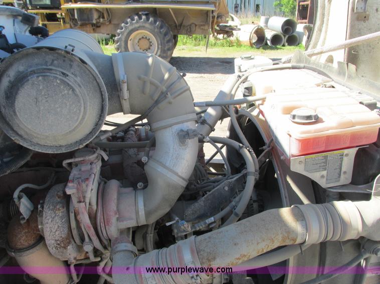 image for item K4033 2012 Peterbilt 365 truck cab and chassis