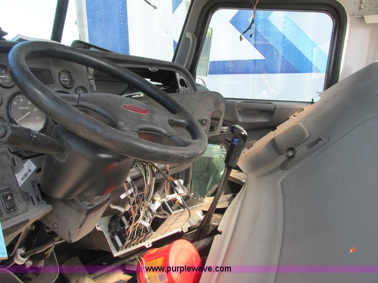 image for item K4033 2012 Peterbilt 365 truck cab and chassis
