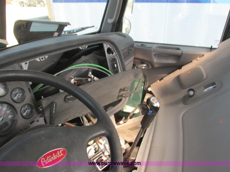 image for item K4033 2012 Peterbilt 365 truck cab and chassis