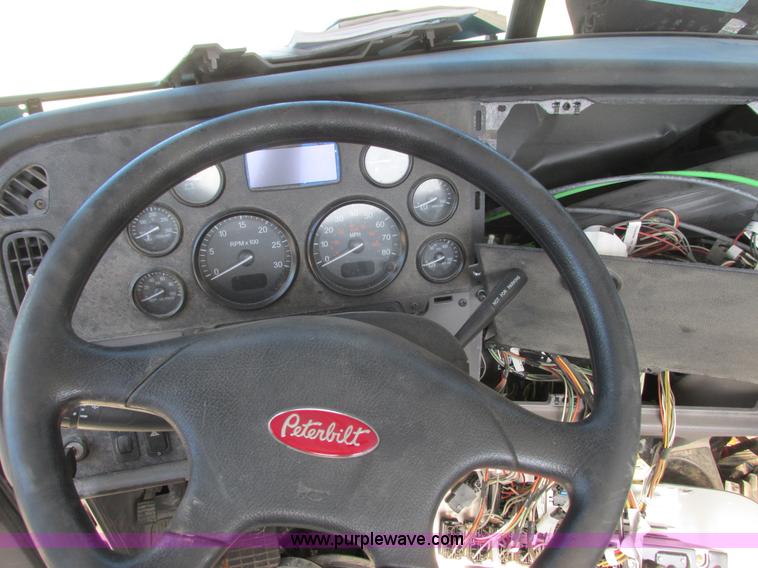 image for item K4033 2012 Peterbilt 365 truck cab and chassis
