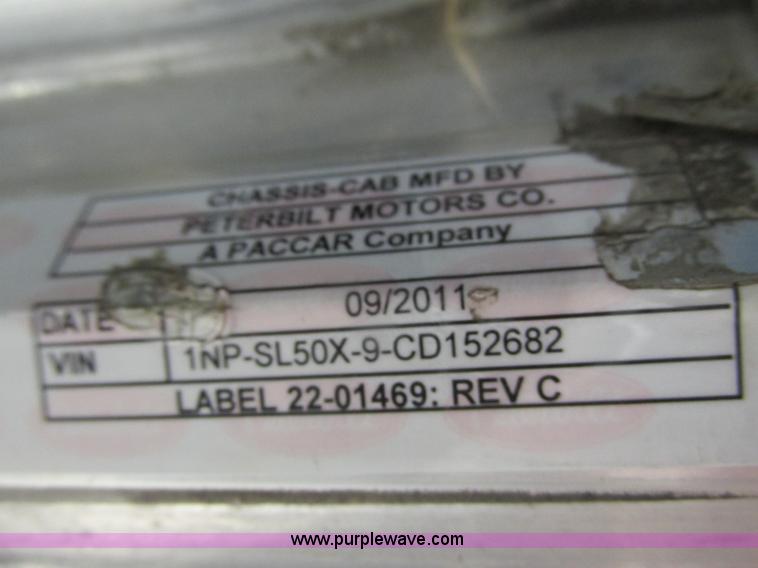 image for item K4033 2012 Peterbilt 365 truck cab and chassis