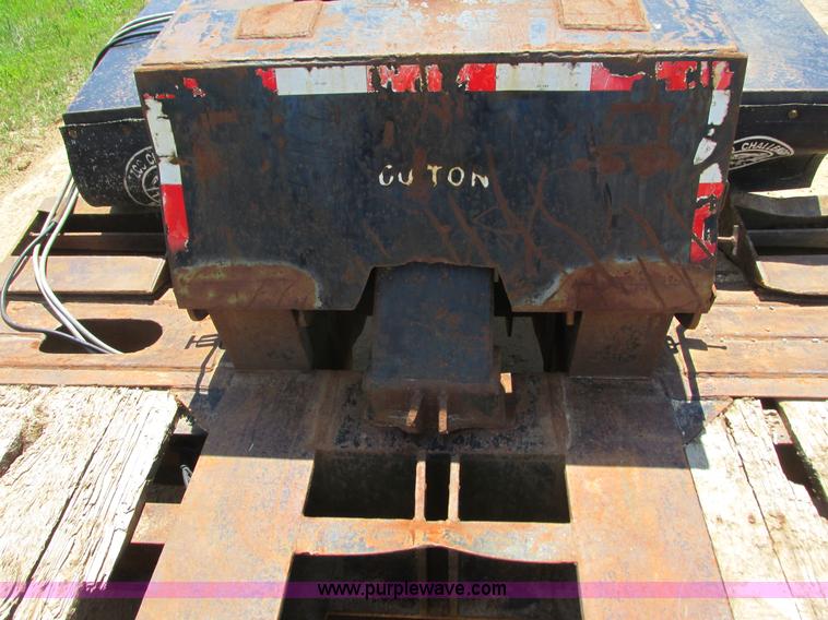 image for item K4034 1998 Witzco Challenger RG-60 lowboy equipment trailer