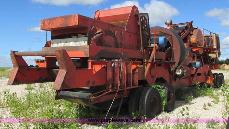 image for item K4039 Universal 40X24 roll crusher