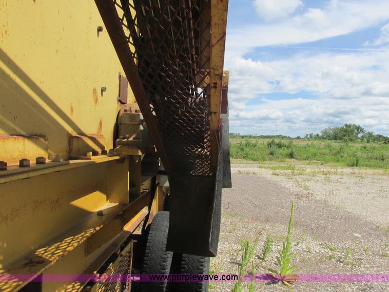 image for item K4042 Hammer-roll double roll impact crusher