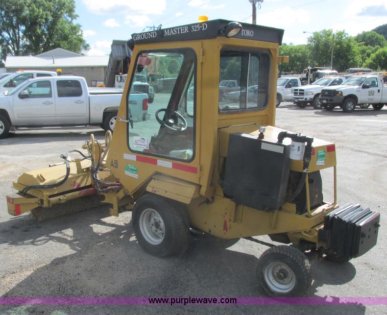 image for item K4046 Toro Groundsmaster 325D broom