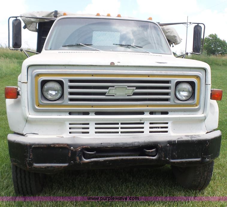 image for item K4593 1977 Chevrolet C65 dump flatbed truck