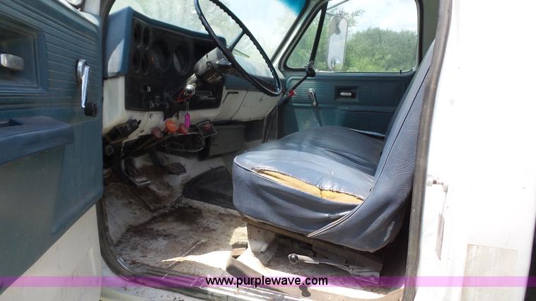 image for item K4593 1977 Chevrolet C65 dump flatbed truck