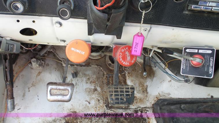 image for item K4593 1977 Chevrolet C65 dump flatbed truck