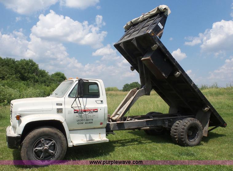 image for item K4593 1977 Chevrolet C65 dump flatbed truck
