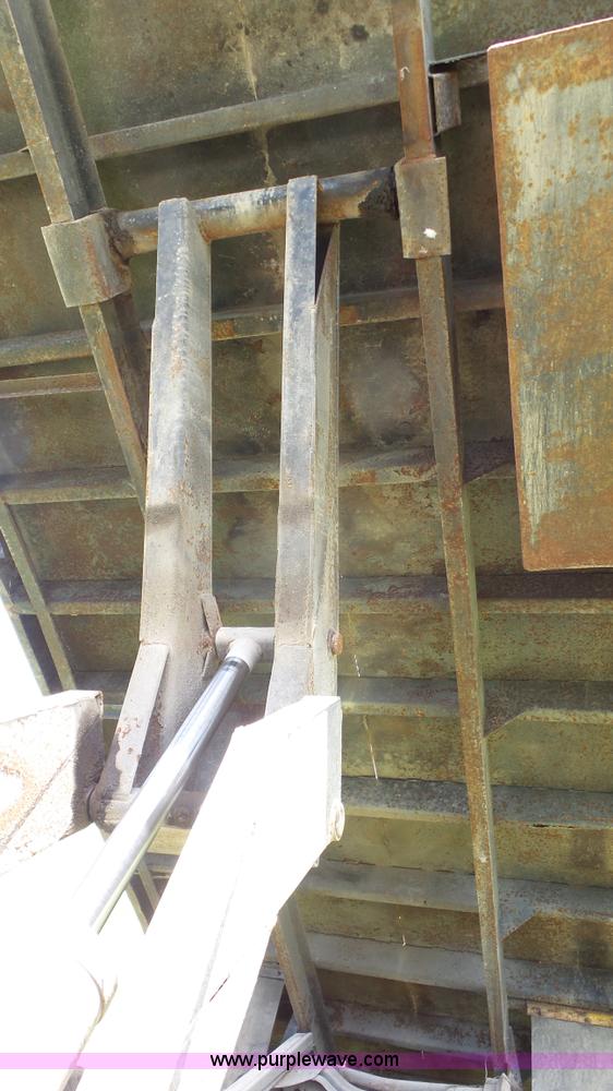 image for item K4593 1977 Chevrolet C65 dump flatbed truck