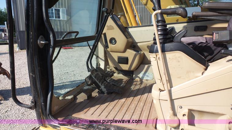 image for item K4622 1995 Caterpillar 311 excavator