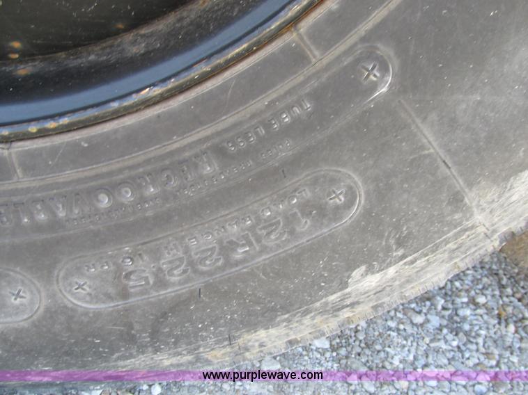 image for item K5079 1993 International 4900 bucket truck