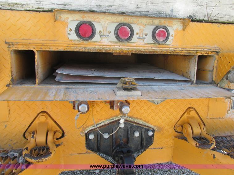 image for item K5079 1993 International 4900 bucket truck