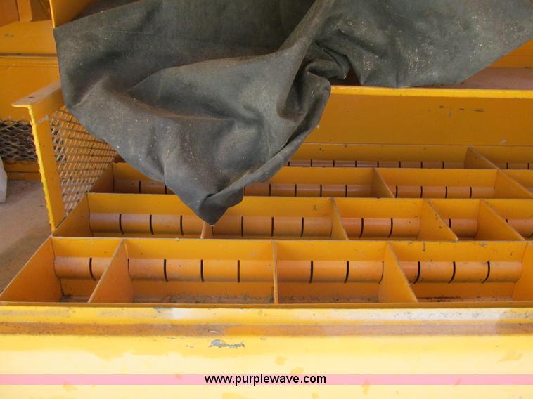 image for item K5079 1993 International 4900 bucket truck