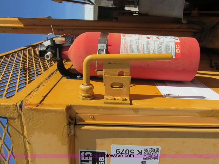 image for item K5079 1993 International 4900 bucket truck