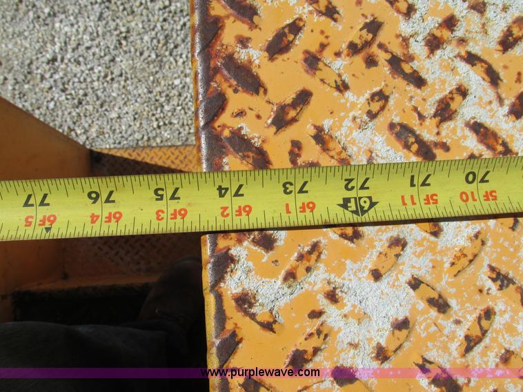 image for item K5079 1993 International 4900 bucket truck