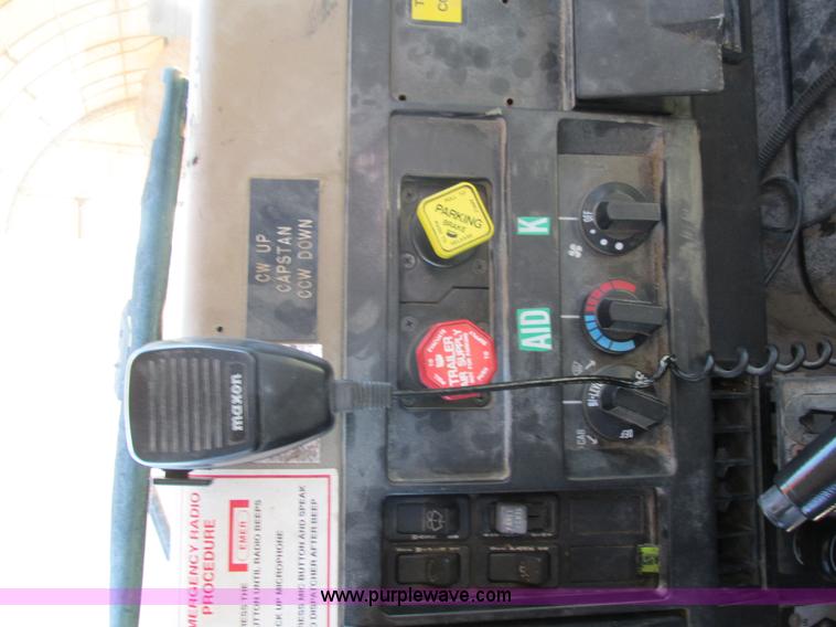 image for item K5079 1993 International 4900 bucket truck