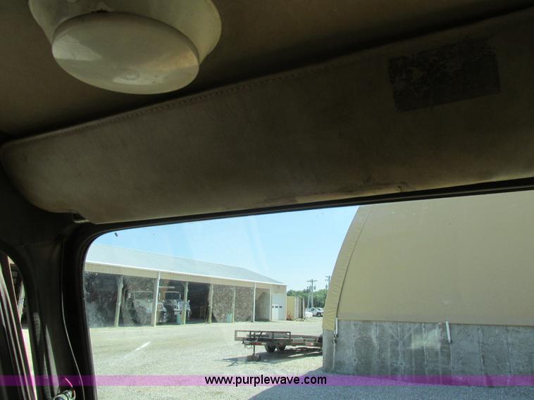 image for item K5079 1993 International 4900 bucket truck