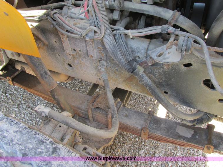 image for item K5079 1993 International 4900 bucket truck