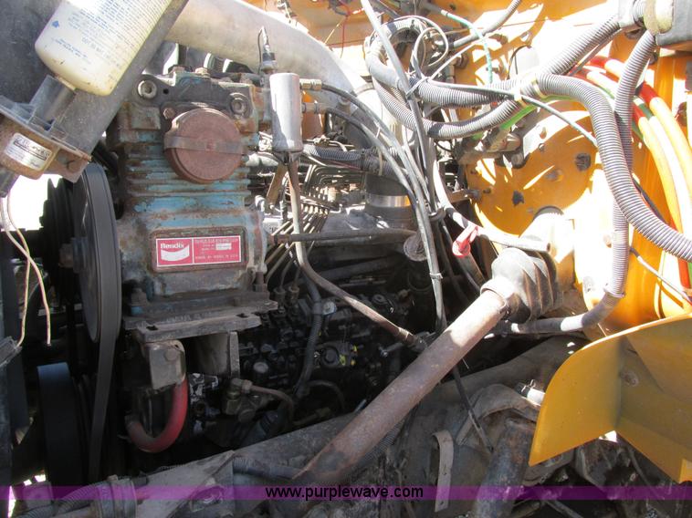 image for item K5079 1993 International 4900 bucket truck