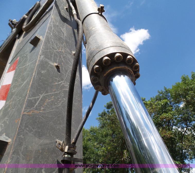 image for item K5393 2005 Volvo EC160B excavator