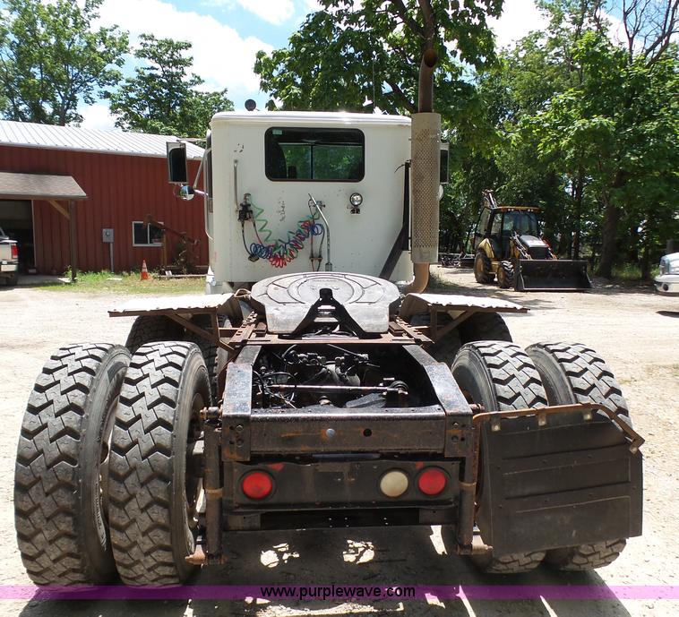 image for item K5396 1998 International 9100 semi truck